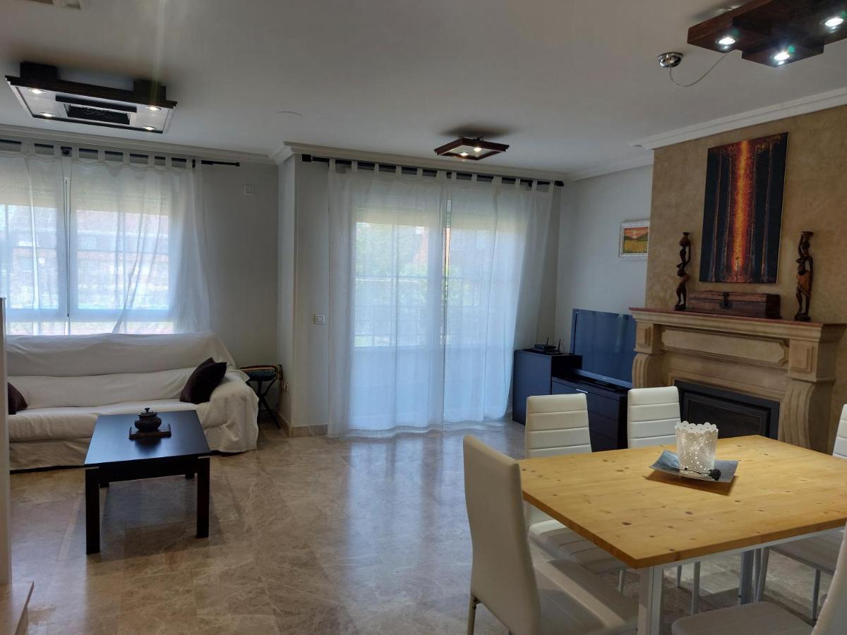 Chalet Urbano En Salamanca Santa Marta de Tormes Luaran gambar